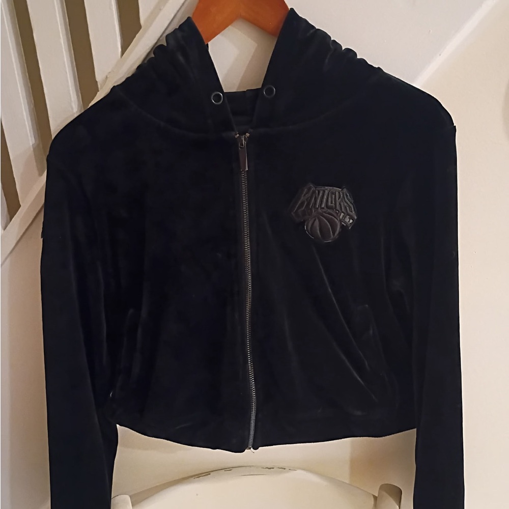 Women's New York Knicks Pro Standard Triple Black Velour Full-Zip Hoodie size M